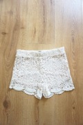 L 40 Forever 21 jasne koronkowe spodenki szorty 