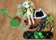 Lalki MGA Rainbow High Winter Break Fashion - Jade Hunter Green