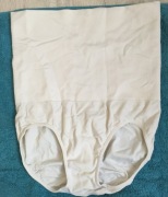 Bezszwowe majtki wyszczuplające z wysokim stanem S