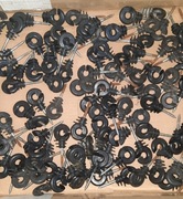 Izolatory do pastucha okrągłe do drewna wkręcany 50szt