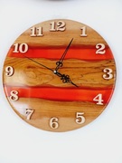 Zegar ścienny z żywicy i jesionu. Prezent.