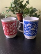 Dwa kubeczki wzór wycinanek lata siedemdziesiąte