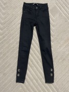 Rurki czarne ze zdobieniami