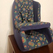 Fotelik samochodowy dla dziecka do 25 kg mocowanie pasami samochodu