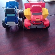 Zabawki Fisher Price Blaze robot i Crusher z napedem naciskowym