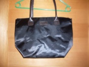 Dwie torebki za 11 zł. Czarna lekka z tworzywa