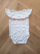 Body 98 104 białe falbanka krótki rękaw ażurowe azurkowe falbanki