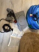 Sony PlayStation 1 plus sporo gier