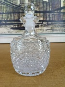 Elegancka karafka szklana z korkiem – styl vintage