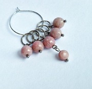 Znaczniki z naturalnego kamienia - Rodonit. Znaczniki do dziergania. 