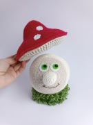 Grzybek maskotka na szydełku 