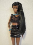 Lalka typu Barbie supermodel piękna twarz długie czarne włosy