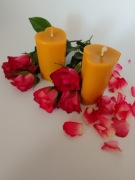 Świeca w kształcie serca z  wosku pszczelego