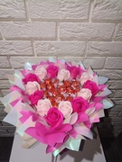 Prezent na Walentynki urodziny Box ze słodyczy Bukiet z róż mydlanych 