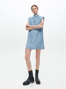 Reserved błękitna sukienka mini oversize watowane ramiona niebieska prosta