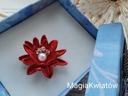 Broszka cudny kwiat w czerwieni 