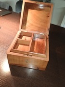 Szkatułka drewniana na biżuterię 