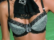 Biustonosz push-up B75 to komfort bez kompromisów