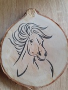 Koń. Dekoracja z drewna. 