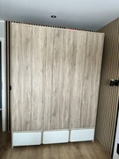 Duża szafa dla nastolatka Black Red White Possi 3 drzwiowa z 3 szufladami