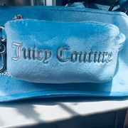 JUICY COUTURE SASZETKA PORTFELIK PORTFEL WELUR NIEBIESKI BŁĘKITNY