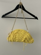 żółta torebka handmade na łańcuszku
