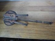 Stary instrument  gitara afrykańska ZOBACZ 