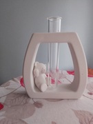 Nietypowy wazon z misiem 