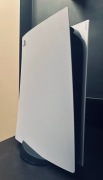 PlayStation 5 z napędem 825 GB + 4 pady + 9 gier