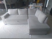 Używana kanapa z funkcją spania.