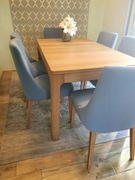 Elegancki stół dębowy