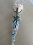 RĘCZNIE ROBIONA RÓŻA Z DRUCIKÓW KREATYWNYCH (WYCIORÓW) – UNIKALNY PREZENT