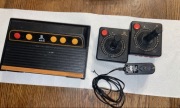 Konsola Atari plus 2 pady