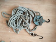 Zblocze budowlane dekarkie Wyciagarka PRL z liną bloczek