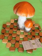 kuchenna podstawka drewniana pod garnki.