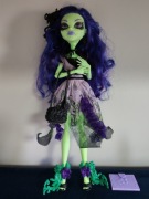 Monster High Amanita Nightshade Basic I seria Gloom and Bloom