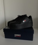 TOMMY HILFIGER Sneakersy Tjw Flatform Ess EN0EN02518 Czarne rozmiar 38