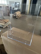 Stojaczek ulotki A4 / plexi / 