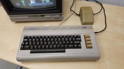 Commodore 64 Breadbin z oryginalnym zasilaczem