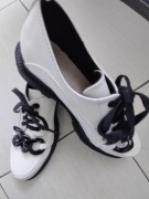 GOODIN skorzane buty z ozdobna klamra,38