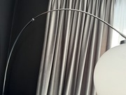 Lampa podłogowa łuk