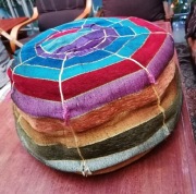  orientalna pufa do medytacji