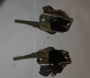 Zamek drzwi prawy i lewy Fiat 126p 