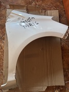 Błotnik Lewy Przód Toyota Yaris II 05-11 Biały Oryginał