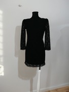 Stylowa czarna koronkowa sukienka marki Atmosphere używana rozmiar 38