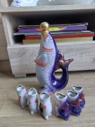 Polonne. Karafka z kieliszkami. Ryby. 