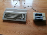 Sprzedam Commodore C64 + magnetofon.
