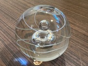 Śliczna szklana kula ozdoba przycisk do papieru 