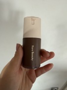 matujący podkład Rare Beauty True to Myself Natural Matte Longwear 44