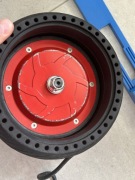 Silnik hulajnogi 24V 250W + 1 opona 19cm średnicy amortyzacja